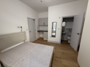 8D18E642-CEF5-47E1-86B0-2EA8739B5EE0_1_105_c